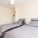 City Home From Home - Peaceful, Cosy & Modern 2Bed House